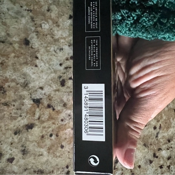 Chanel makeup makeup tissue holder and mirror - Picture 6 of 7